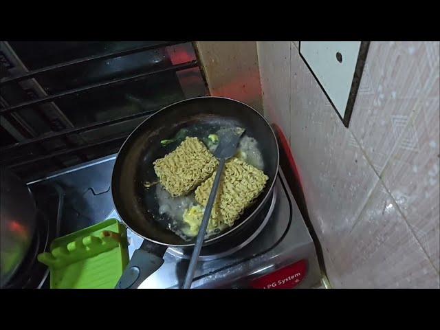 মজাদার ডিম দিয়ে নুডলস রান্না পার্ট ১ #cooking #ruti #ranna #rannabanna