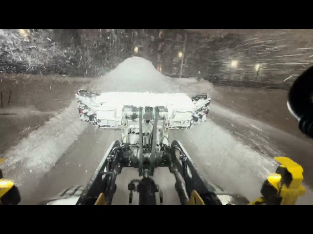 **Snow Plowing / Medical center / 8"+ Storm** VOLVO L70H W/ JROD-Z Blade 10'-22'