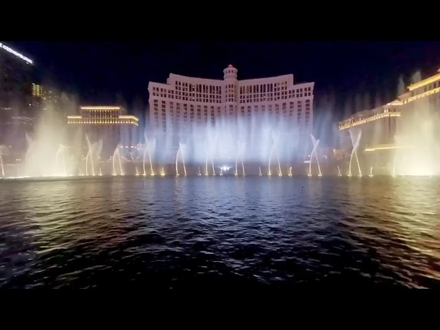 Game of Thrones in Las Vegas - Fountains of Bellagio - Insta360 EVO 180° 3D