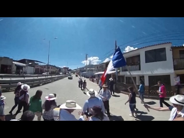 Défilé à Malaga (Colombie) avec le maire et la fanfare