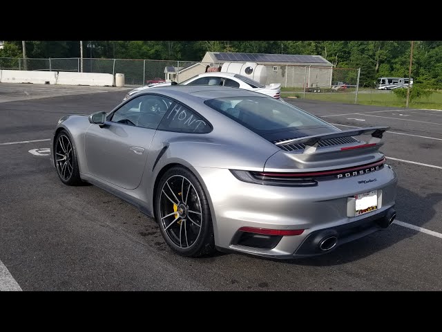 911Turbo S vs Q50 (360 Video)