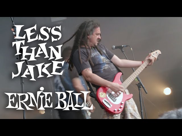 Ernie Ball - HELLFEST 2023 - Interview Roger Lima, LESS THAN JAKE (vidéo La Boite Noire du Musicien)