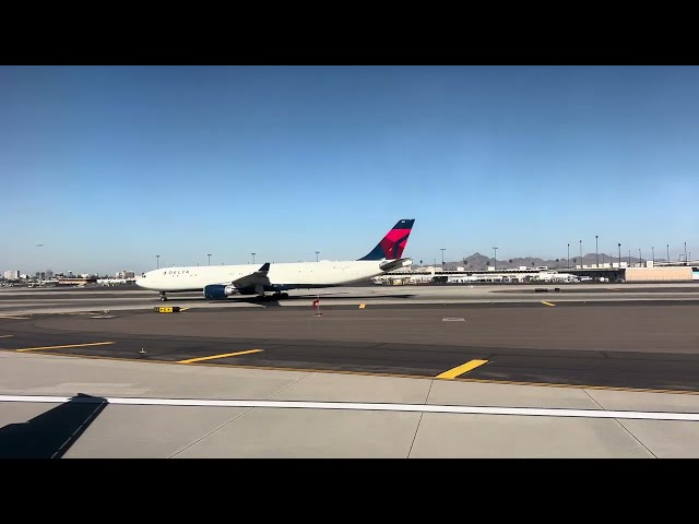 Phoenix Sky Harbor Takeoff - 1/17/25 - 4K A320