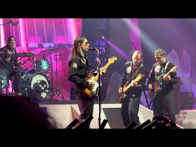 Weezer - Full Concert - 10/08/2024 - Golden 1 Center - Sacramento, Ca. - 4K Video