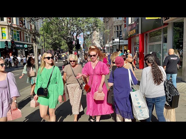 London City Street Style | What are People Wearing in London | London Summer Walking Tour