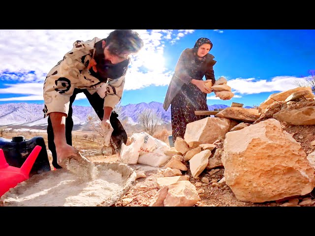 The mountain man brought happiness to a poor woman and her children by building a hut #bushcraft