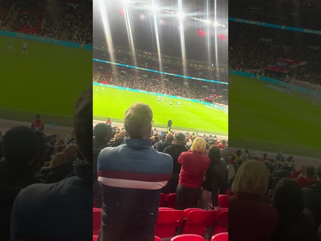 Harry Kane scores penalty for England to make it 1-0 vs Ireland at Wembley nations league