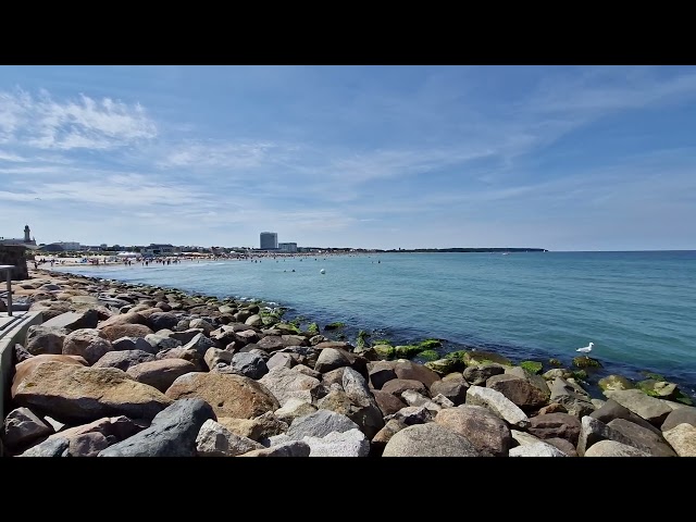 24.07.2022: 30 Sekunden Ostsee mit Blick nach Warnemünde von der Mole aus