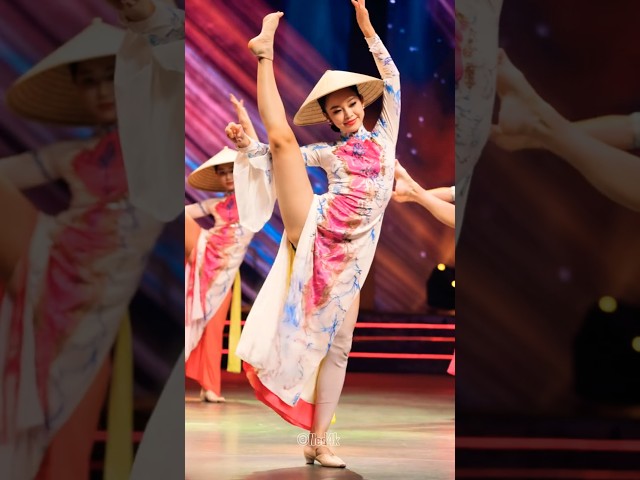 Asian woman is so beautiful, performing magical dance 😱😂 #agt #dance #talent