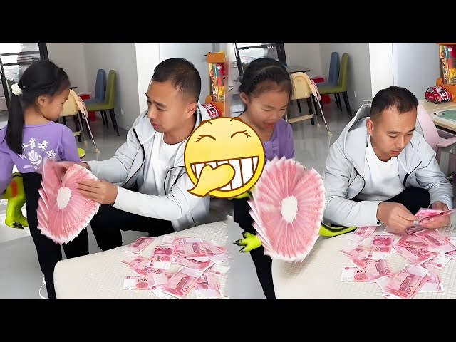 My Daughter Will Find A Way To Get Her Dad's Money For Me To Spend#cutebaby#funnyvideos#smile