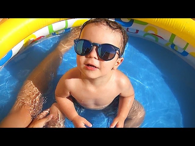 The King of Pool Party - Summer Baby Sunglass