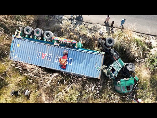 Top 2 Emergency Accidental Truck Repair In Road || Top 2 bad crash trucks ||