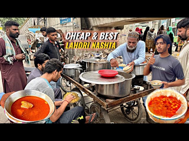 BEST DESI LAHORI NASHTA AT STREET | AUTHENTIC ROADSIDE STREET FOOD DESI BREAKFAST IN LAHORE PAKISTAN