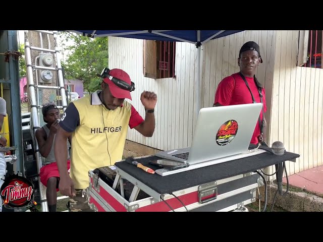 Signal Sound￼ in full action early dub plate juggling in Lacovia ST.bess