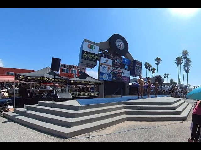 Muscle Beach Competition, Bodybuilding Open Posing in 360 Degree video