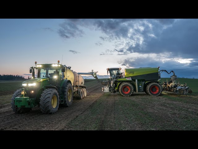 Claas Xerion 4000 Saddle trac & Stripcat sly | John Deere Tractors | Slurry application | Strip Till