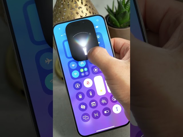 iOS 18 Features Part 10: Flashlight is wild #apple #ios18 #ios18features #ios18update #ios18tricks