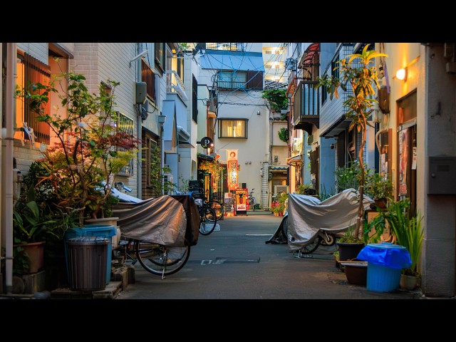 Early Evening Walk through Osaka Side Streets and Alleys | Japan 4K