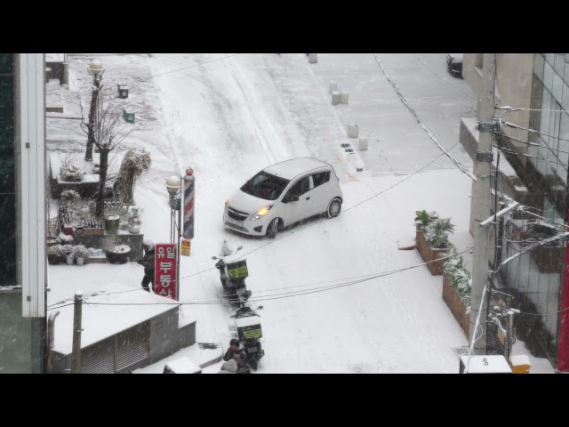 People I really appreciate | It's dangerous outside the house on the first snowy day