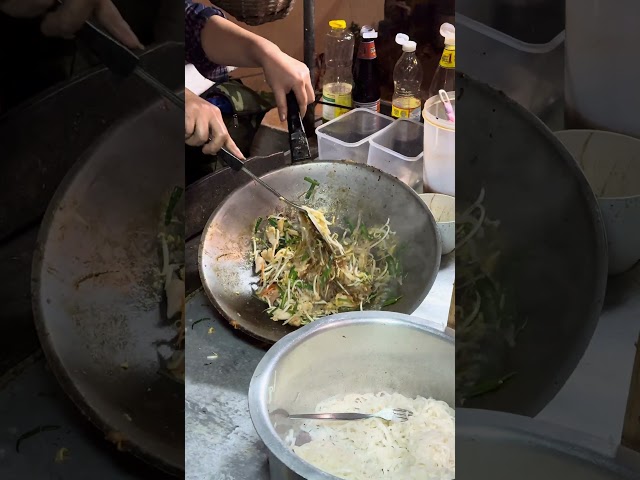 Authentic Pad Thai Made Fresh! 🍜🔥 #thailand  #StreetFood