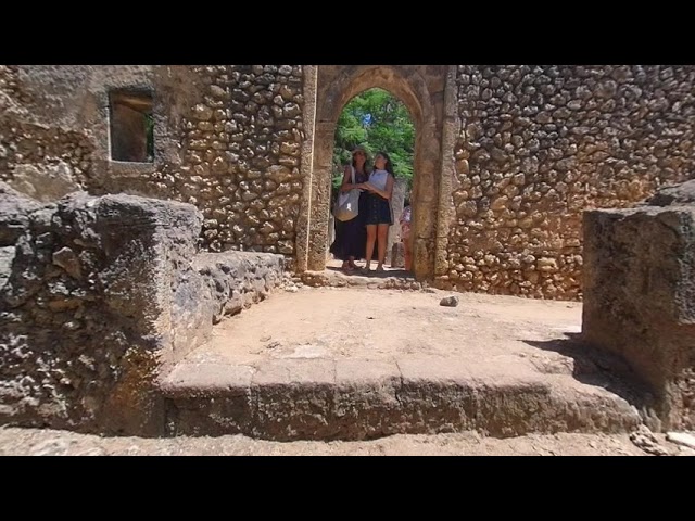 Shala Heart Visits Gede Ruins Filmed on Kandao Qoocam