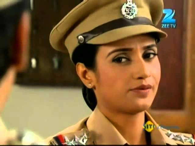 The commissioner orders Zara to take care of Indu | Hitler Didi | Episode 220 | Best Scene | Zee TV