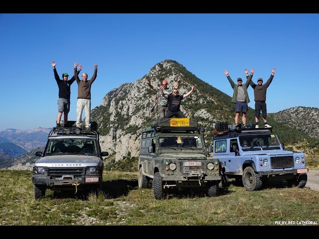 The sound of silence - A relaxed Land Rover drive trough the Pyrénées