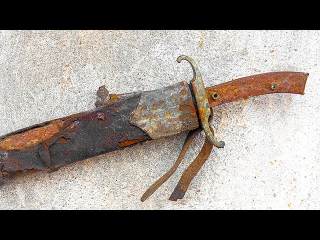 Restoration Rusty Bowie Knife - Iconic American Blade