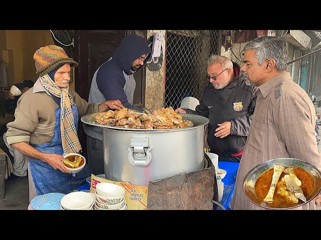 OLD MAN STRUGGLING WITH SALE CHEAPEST PRICE HEALTHY BREAKFAST FOR POOREST PEOPLE | ARIF SIRI PAYE