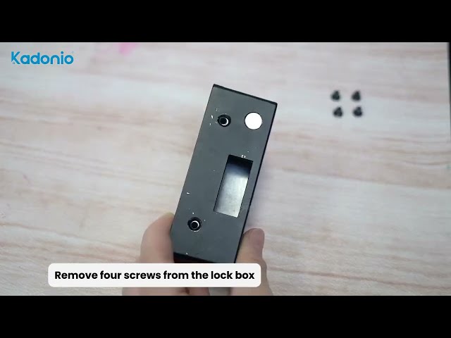 903 Smart Lock Installation/open the door with left hand