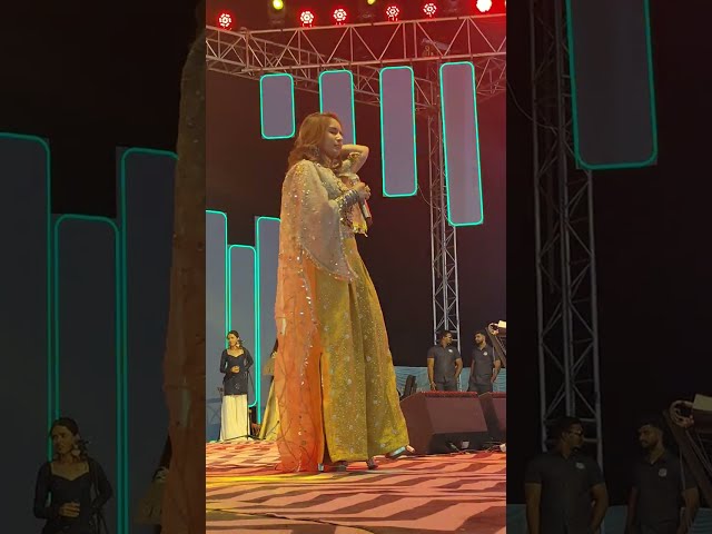 AISHWARYA MAJMUDAR LIVE IN valsad #2025 #UphOrria #song #dance #rock #pop #music #like #love #shorts