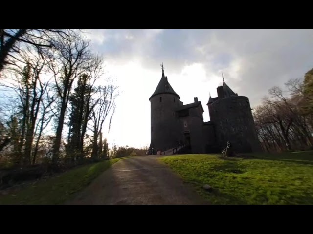 Approaching Castell Coch VR180