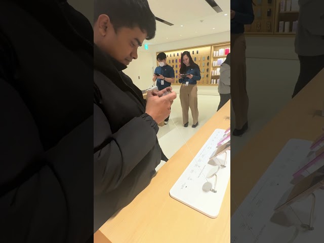 Osaka Apple store in japan #japan #電車 #japanvisa #asiantravel #bangladeshiinjapan #japantravel