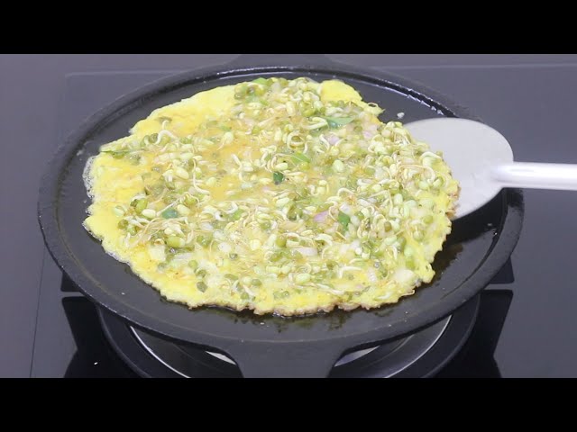 15 Mins Protein Breakfast - Sprouts Omelette Recipe - Healthy & Easy Breakfast Recipes For Bachelors