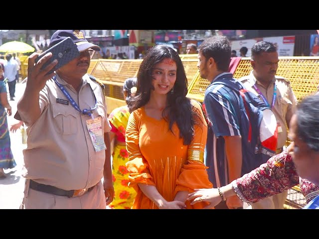 Pretty Just Loike her Name Soundarya Sharma arrives at Lower Parel's Ganesh Mandal