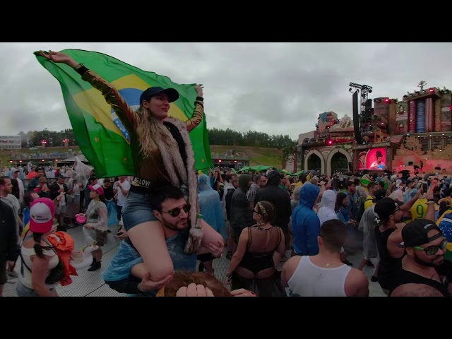 #Tomorrowland 2019W2 Brazilian Tomorrowlanders are arriving at the Mainstage of the Holy Ground