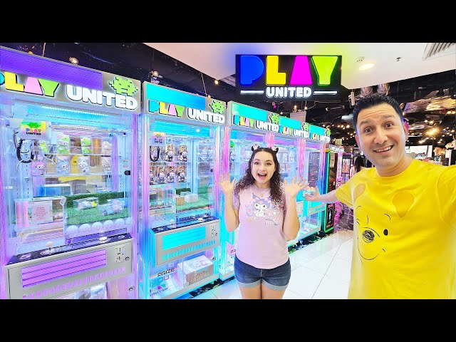 This Arcade is FULL of Claw Machines! Play United Singapore!