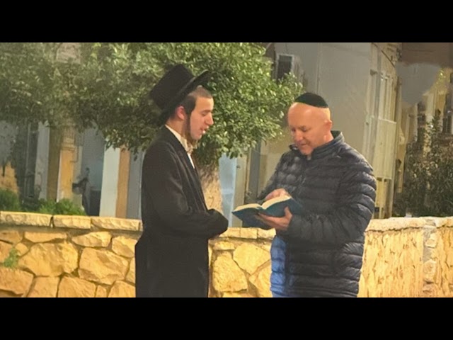 WATCH THIS: Incredible Bnai Brak, Israel Outreach - Messianic Rabbi Zev Porat Preaches