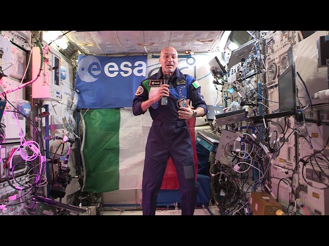 Luca Parmitano dalla ISS spiega l'attaccamento degli aeronauti alla Madonna di Loreto