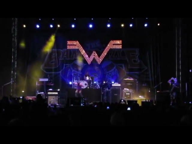 WEEZER PLAYs MGMT. relive bamboozle2010