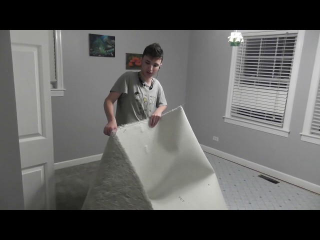 Changing floor from carpet to laminate in Maor's room.