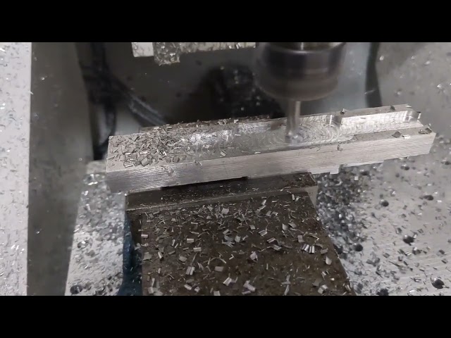 Kitchen worktop CNC machine shredding aluminium