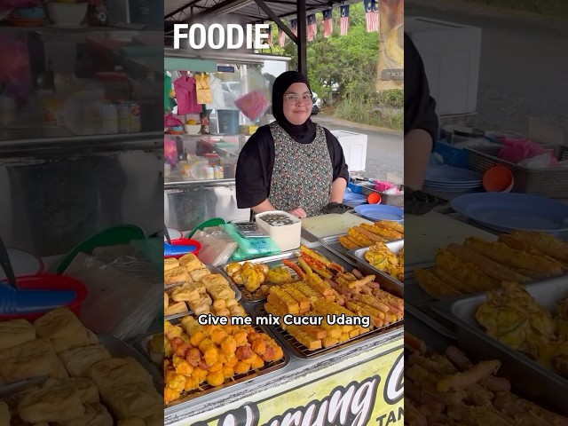 Famous Cucur Udang Campur in Kedah 😋