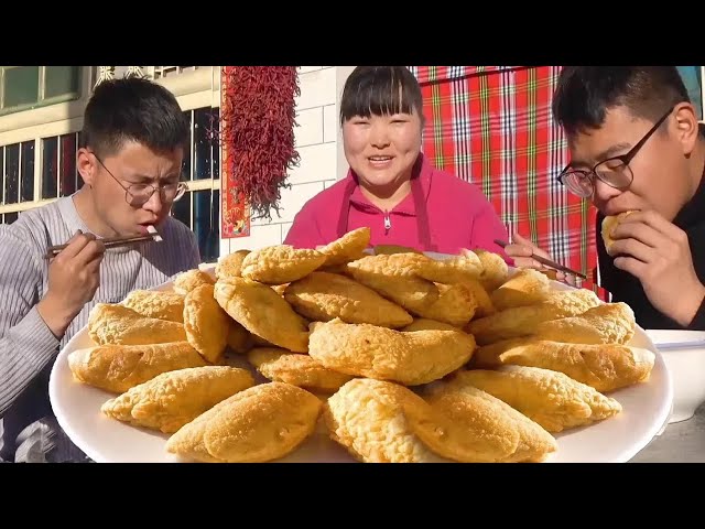 New year's snack ”fried cake pointed”  pickled pork and bean paste two kinds of fillings  fragrant