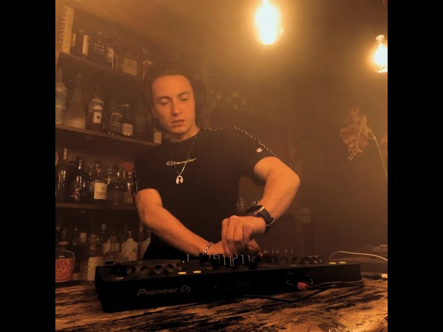 (DJ) ROGUE Music - Après Ski Bands - Live Set Example