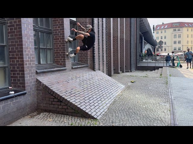 Skateboarding the STREETS of Berlin!