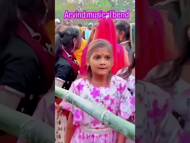 Aadivasi ladki Arvind band per viral Hui 2025