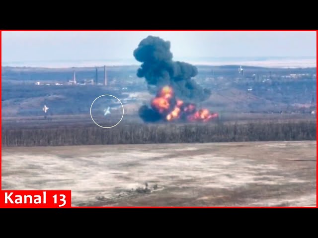 Moment: Russian Su-25 fighter jet is shot down, crashes to the ground and explodes