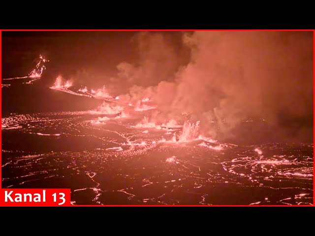 Live of Mount Kilauea erupting in Hawaii