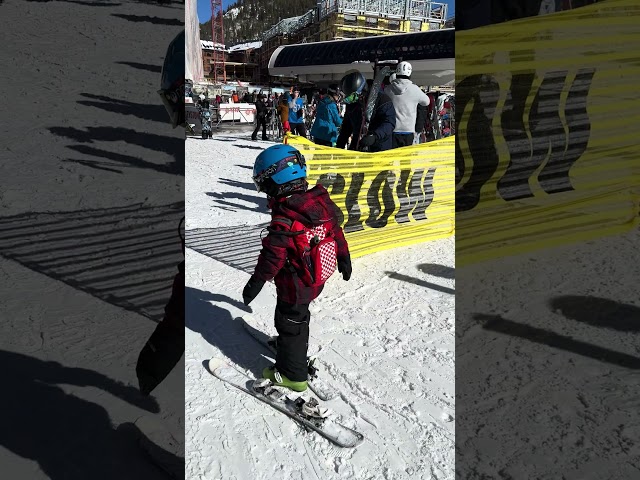 How to take skis off [5yo way] #dad #ski #kids